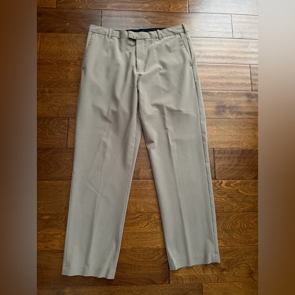 Van Heusen Other - VAN HEUSEN PANTS 34x30 DARKER KHAKI CHINO FLEX STRAIGHT FIT
